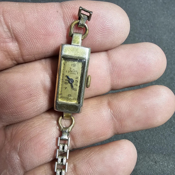 Vintage Felco Ladies Cocktail Tank Watch Mechanical Wind For Parts Or Repair not - Picture 1 of 6
